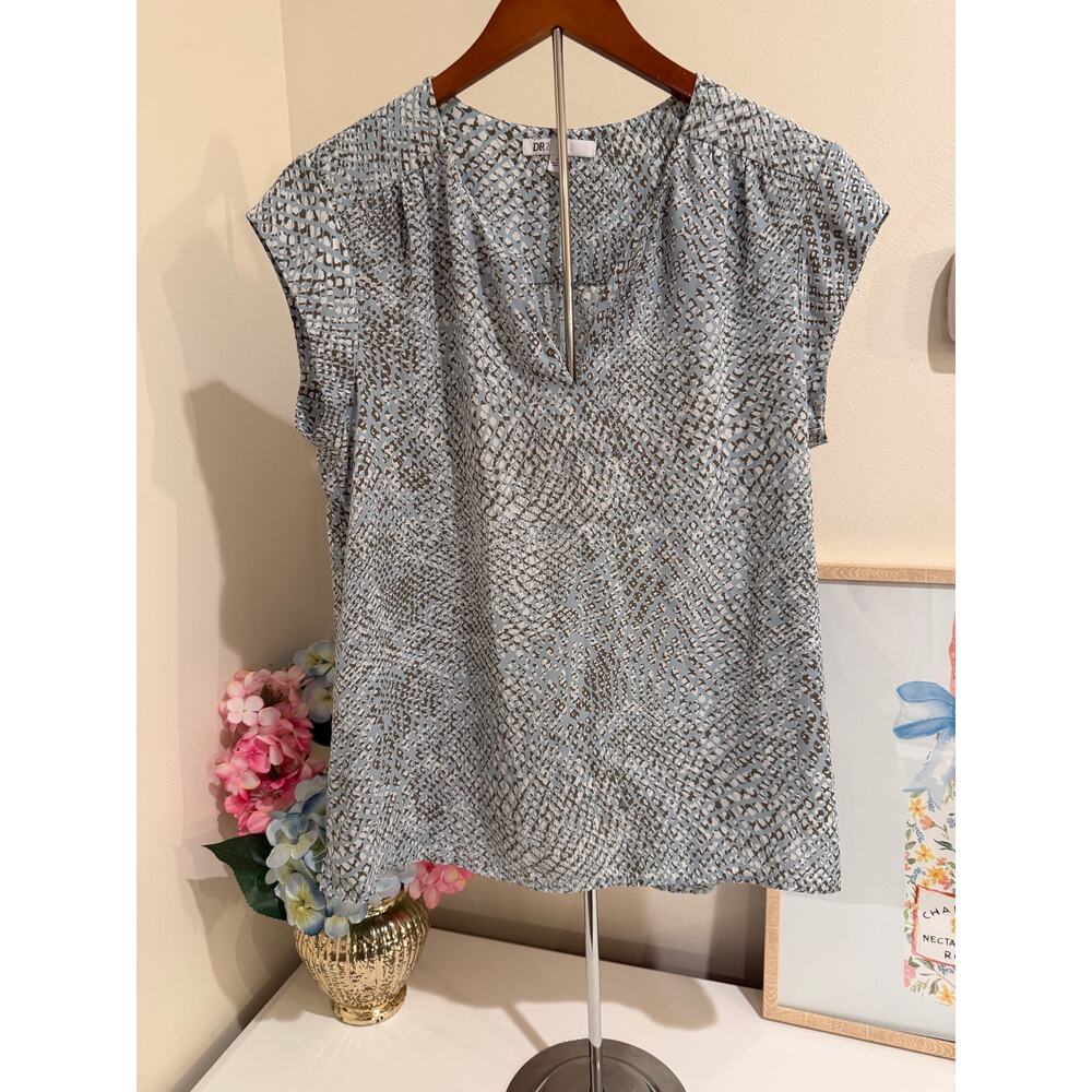 DR2 Sleeveless V-Neck Blouse Medium Blue Animal Print Snakeskin